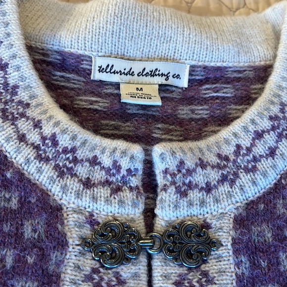 Beautiful 100% Wool Sweater - Picture 2 of 16